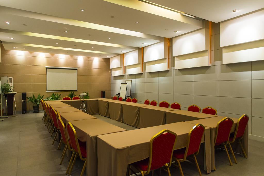 Jinjiang Inn - Shanghai Everbright Convention & Exhibition Center ภายนอก รูปภาพ
