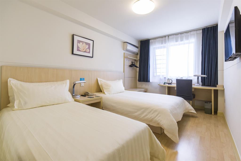 Jinjiang Inn - Shanghai Everbright Convention & Exhibition Center ภายนอก รูปภาพ